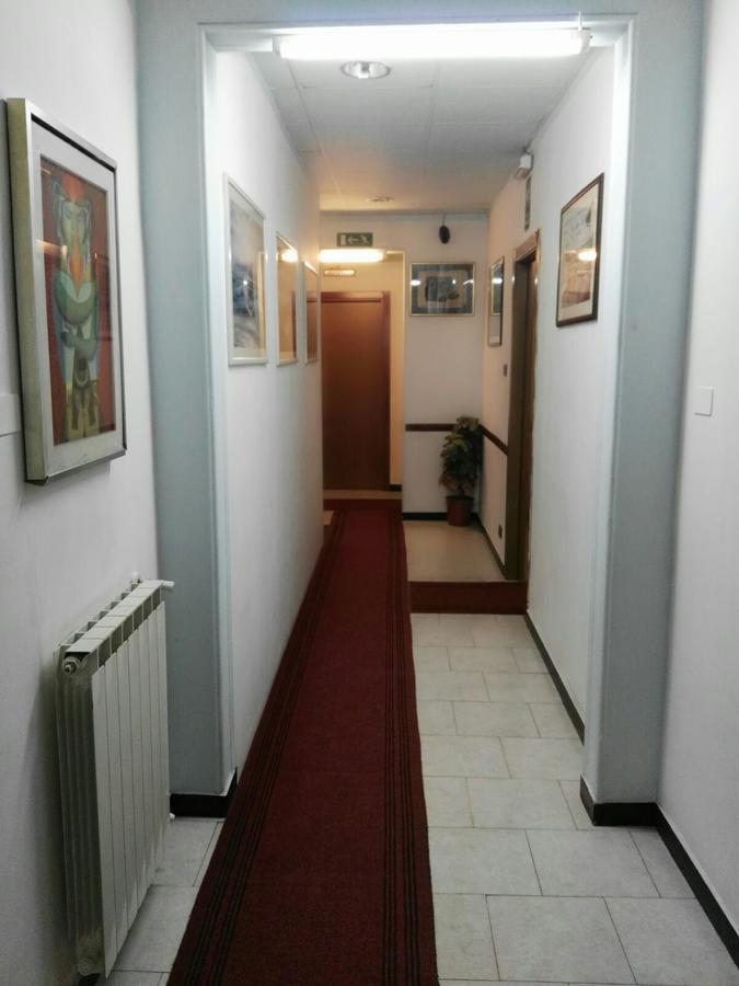 Modena Hotel 2*